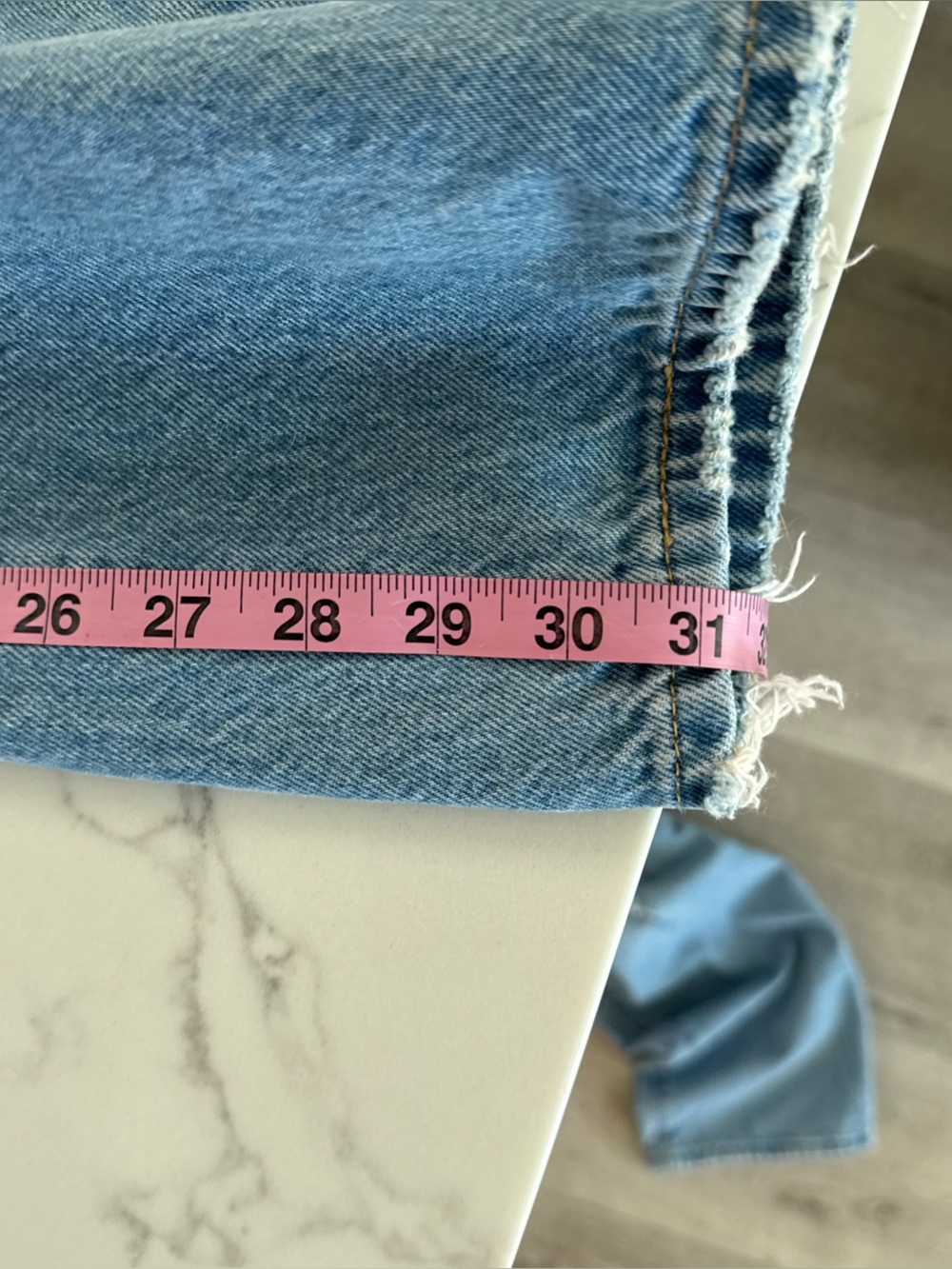 Levi's 501 '90s Jeans - Look Downhill (Light Wash) - Size 27x32 - Picture 7 of 9